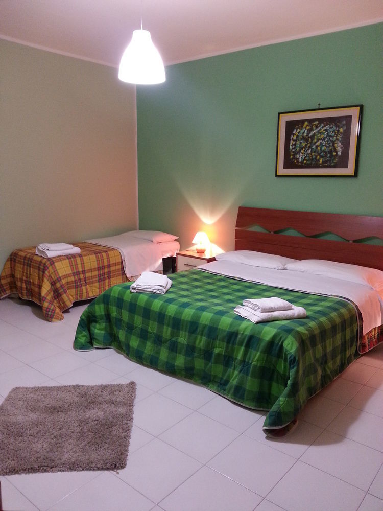 Bed and Breakfast The Artists Acireale Exterior foto